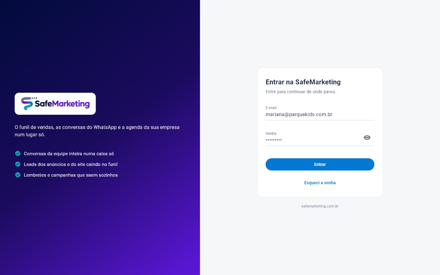 Tela Entrar na SafeMarketing, com a marca à esquerda e os campos E-mail e Senha à direita